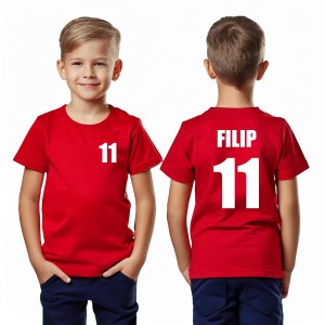 Koszulka z cyfrą od 10 do 99 z przodu i z tyłu oraz imieniem dziecka - czerwona z białym nadrukiem