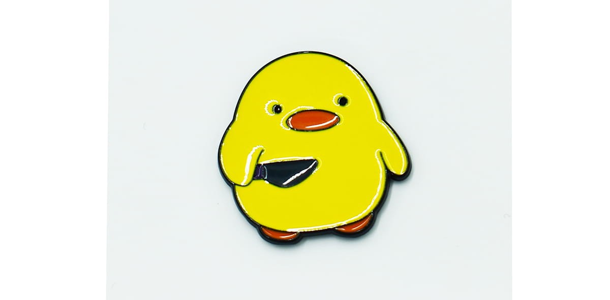 Kaczka z nożem - Zabawna Przypinka Pin