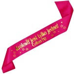 Królowa jest tylko jedna!  70 + imię -  fuksjowa szarfa ze złotym nadrukiem